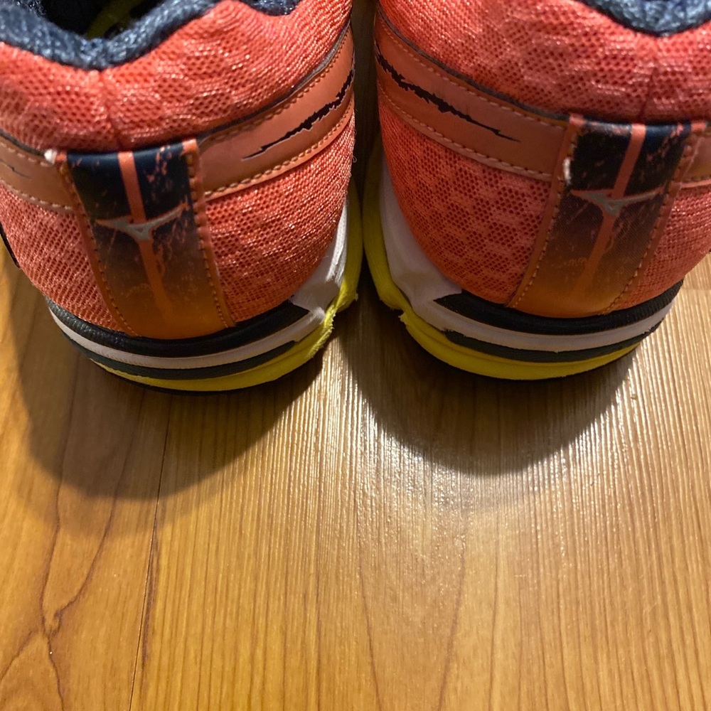 Mizuno Wave Riders - Picture 4 of 4